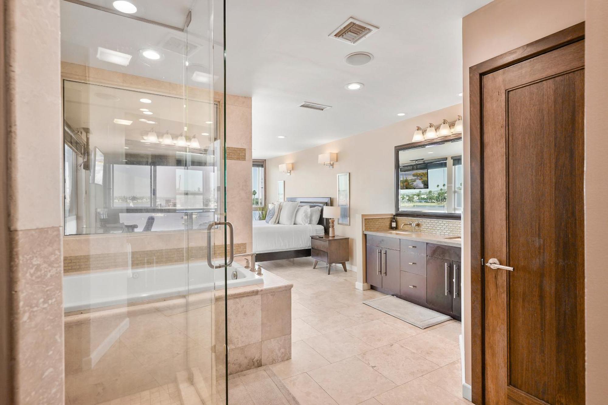 Stunning Bayfront Condo With Gorgeous Views, Garage, Massive Roof Deck & Ac - Dogs Welcome! 圣地亚哥 外观 照片